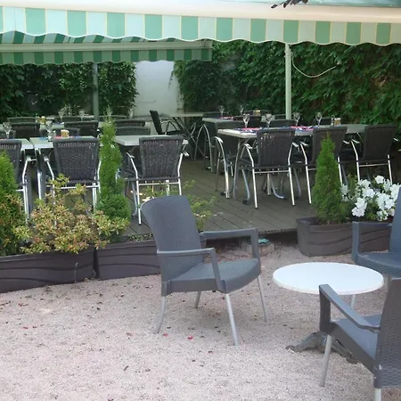 Du Commerce Hotel 3*