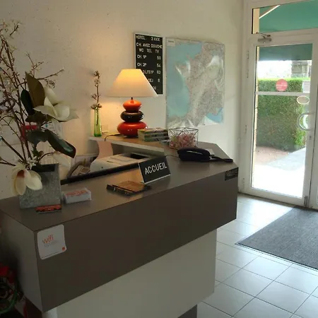 Hotel Du Commerce Tronget