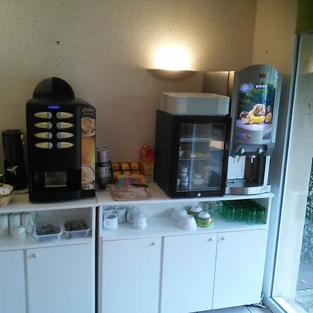 Du Commerce Hotel Tronget